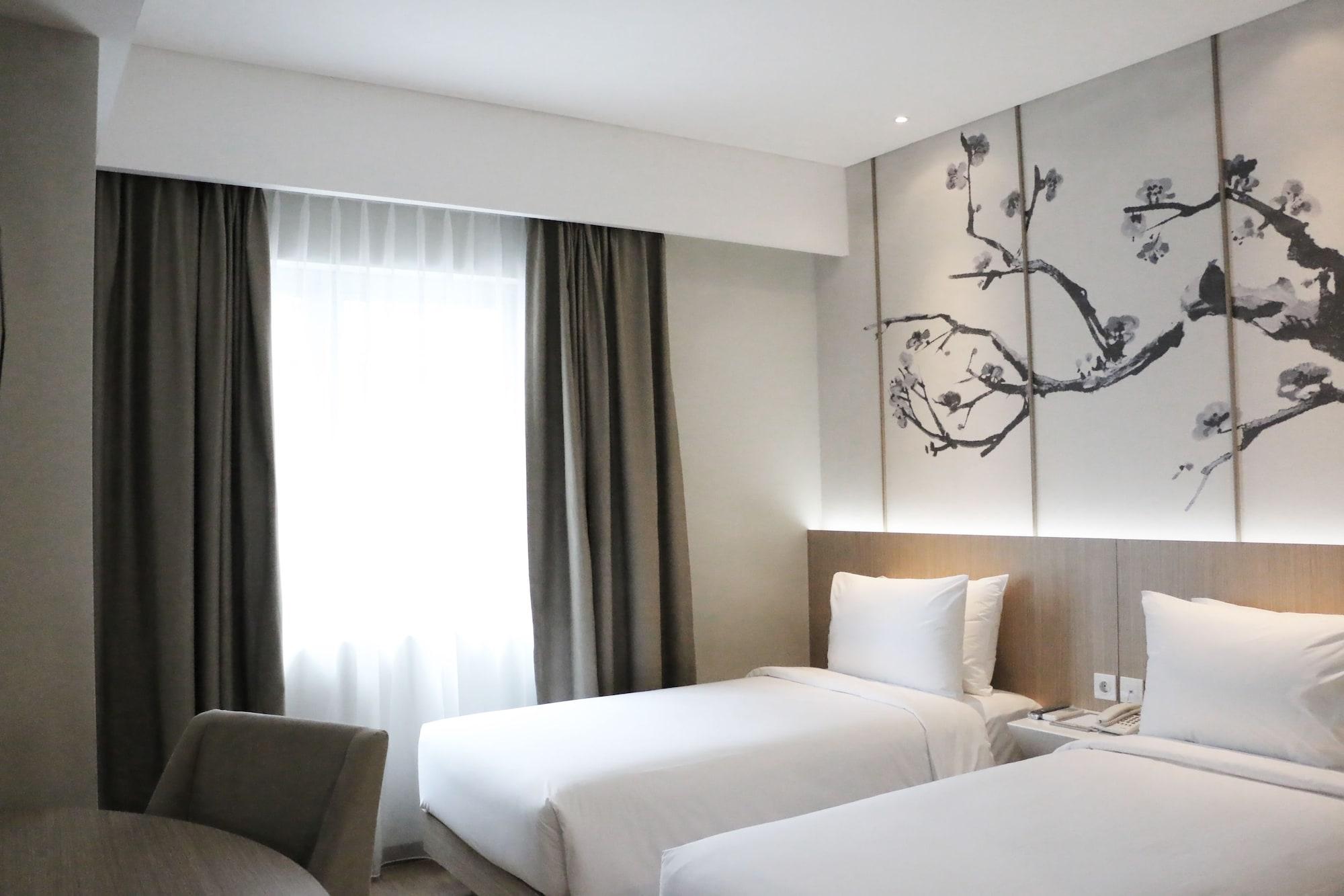 Hotel Santika Mega City Bekasi Exteriör bild