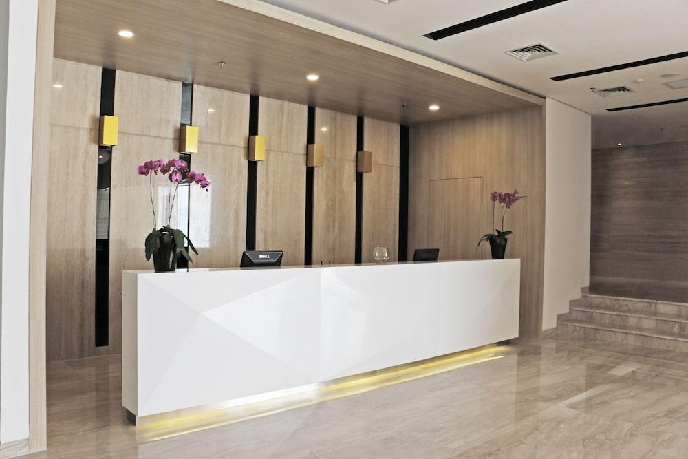 Hotel Santika Mega City Bekasi Exteriör bild