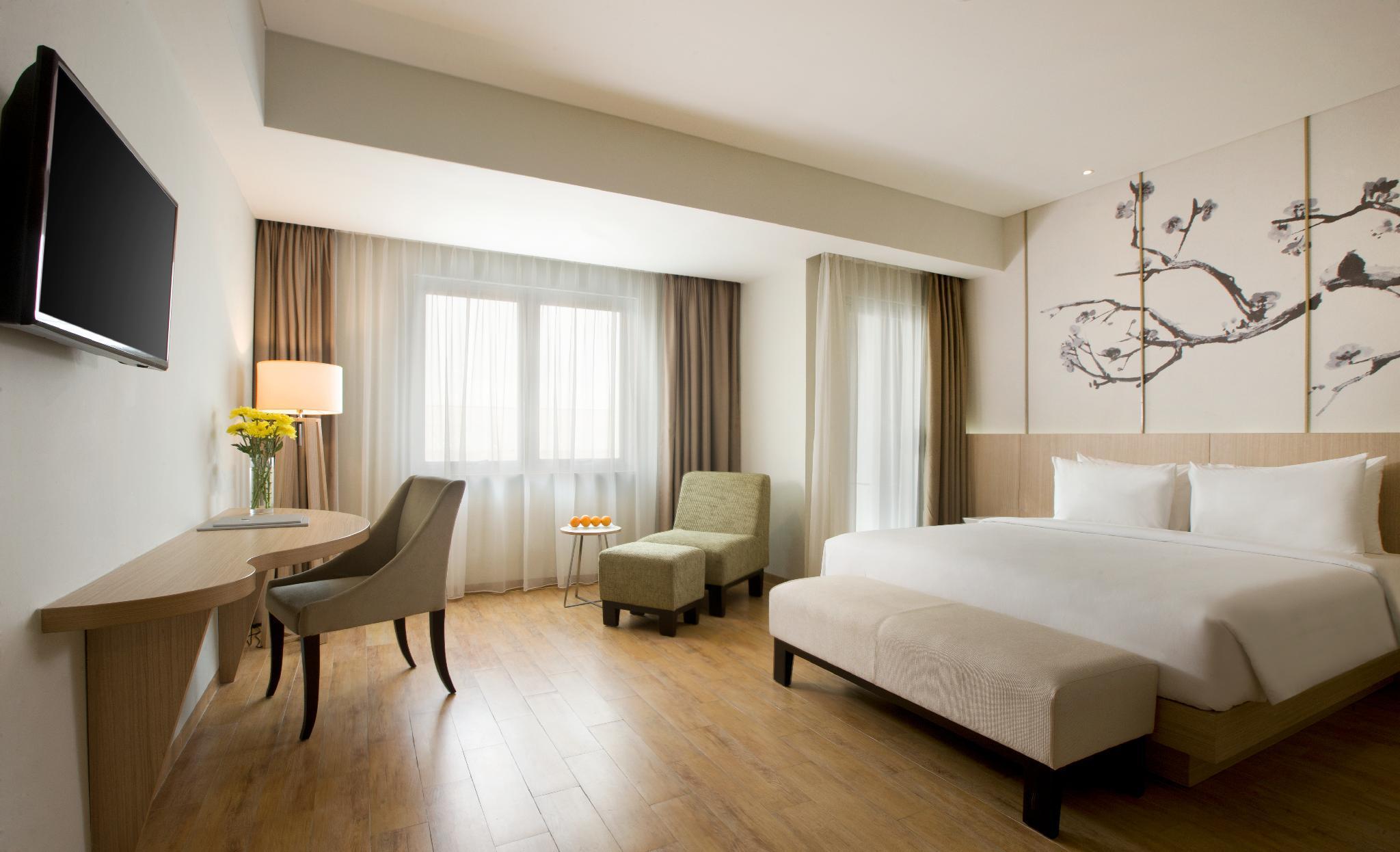Hotel Santika Mega City Bekasi Exteriör bild