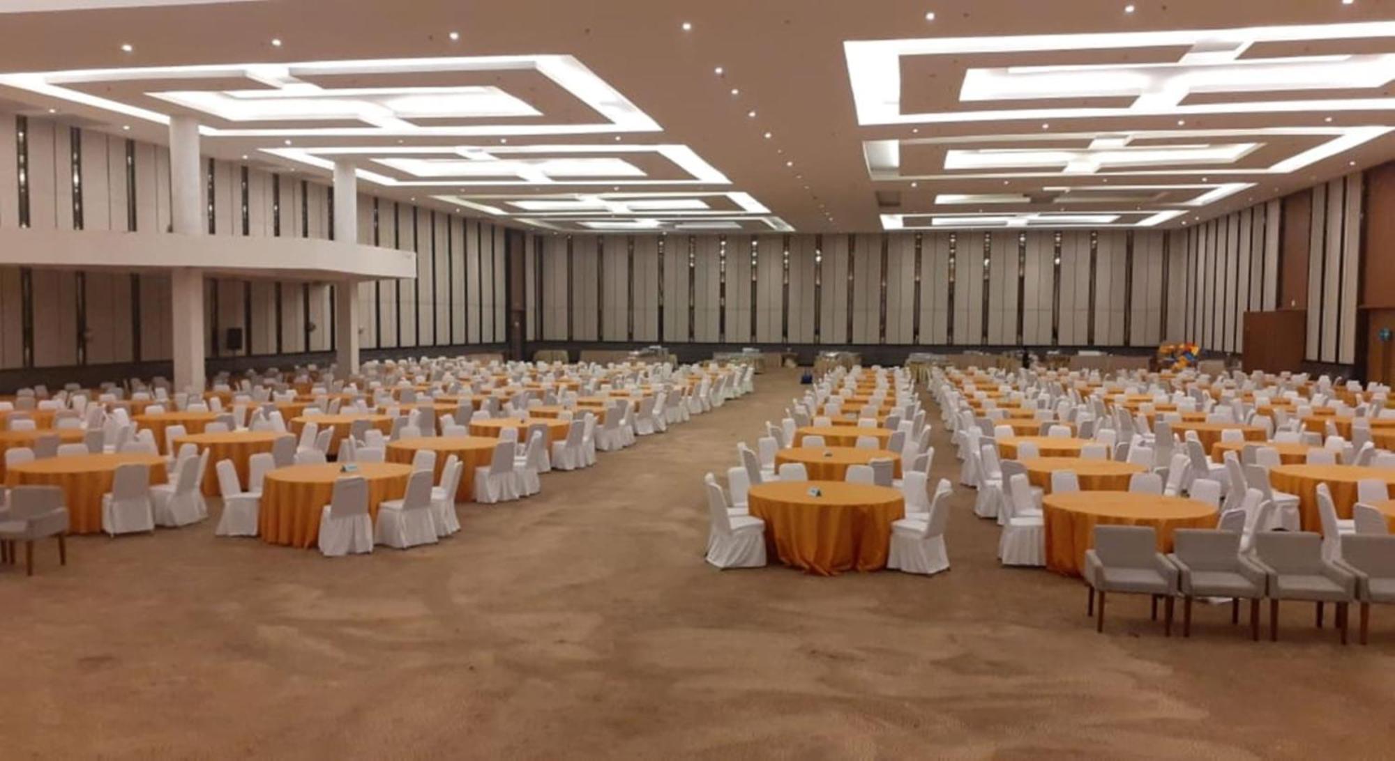 Hotel Santika Mega City Bekasi Exteriör bild