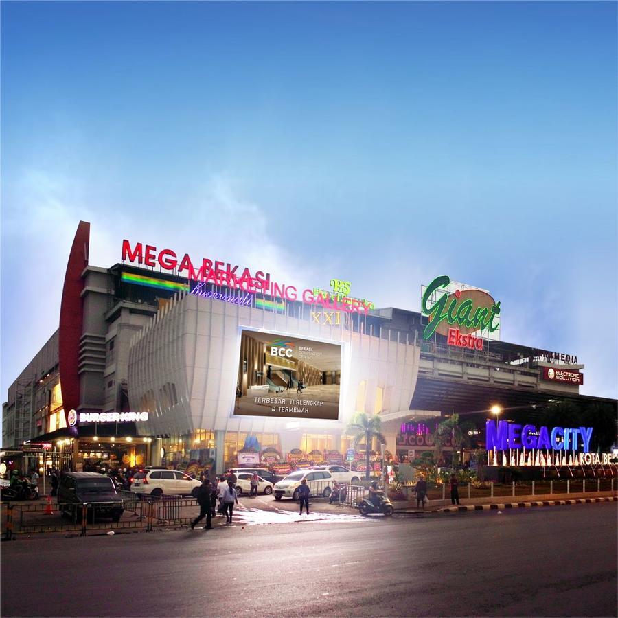 Hotel Santika Mega City Bekasi Exteriör bild