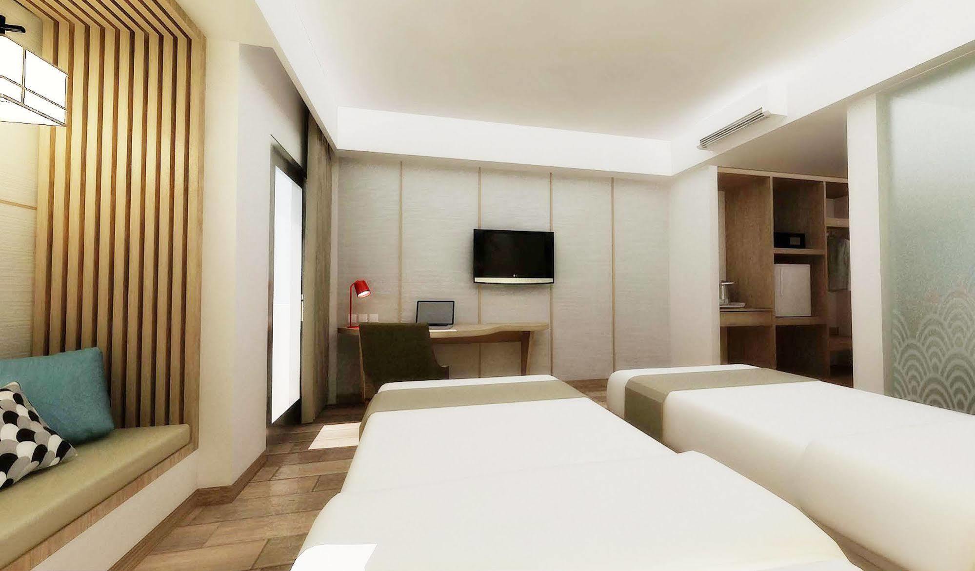 Hotel Santika Mega City Bekasi Exteriör bild